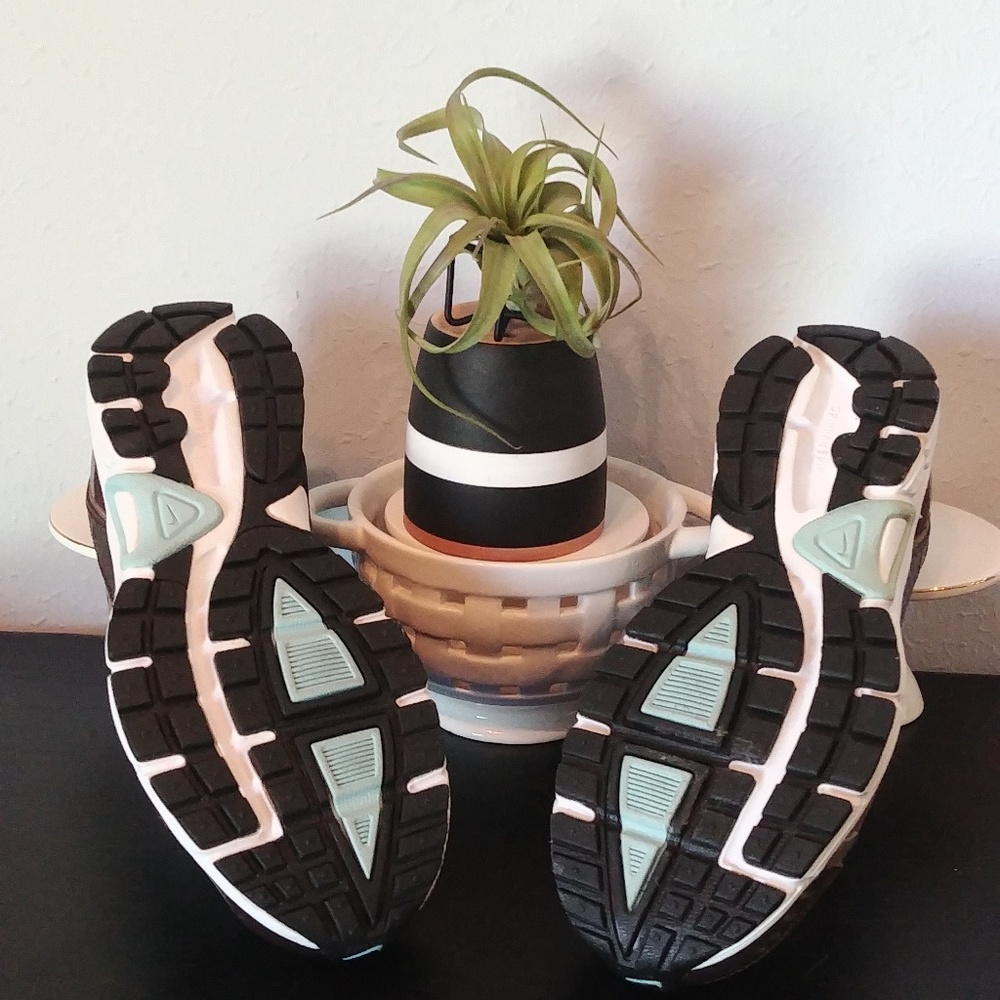 Nike Womens Dart sz6.5 Running Shoes - Picture 3 of 4